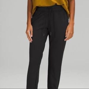 Lululemon on the fly pant woven black